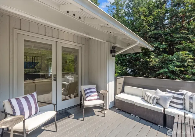 Photo 4 of Single family home for sale at 2202 Sahalee Dr E, Sammamish, WA 98074 | MLS# NWM2571086 | Listing updated on 2026-09-18