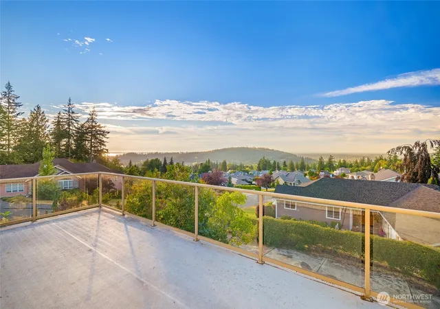 Photo 2 of Single family home for sale at 1015 Lone Tree Ct, Bellingham, WA 98229 | MLS# NWM2571112 | Listing updated on 2026-09-23