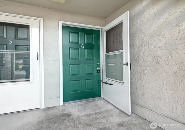 Photo 2 of Condo for sale at 1102 8th Street Ne #6, Auburn, WA 98002 | MLS# NWM2571113 | Listing updated on 2026-09-23