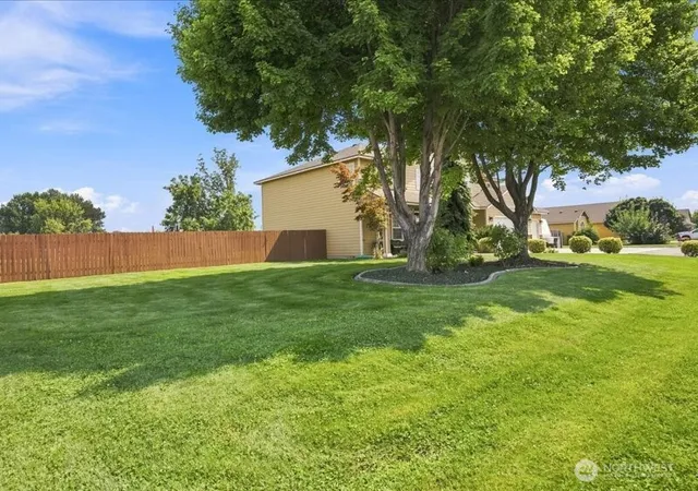 Photo 3 of Single family home for sale at 1421 N Road 59, Pasco, WA 99301 | MLS# NWM2571114 | Listing updated on 2026-09-25