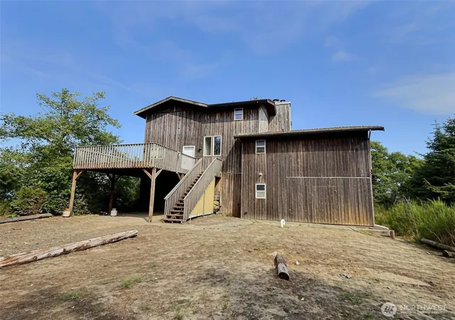 Photo 3 of Single family home for sale at 206 Sunrise Ave Se, Ocean Shores, WA 98569 | MLS# NWM2571143 | Listing updated on 2026-09-23