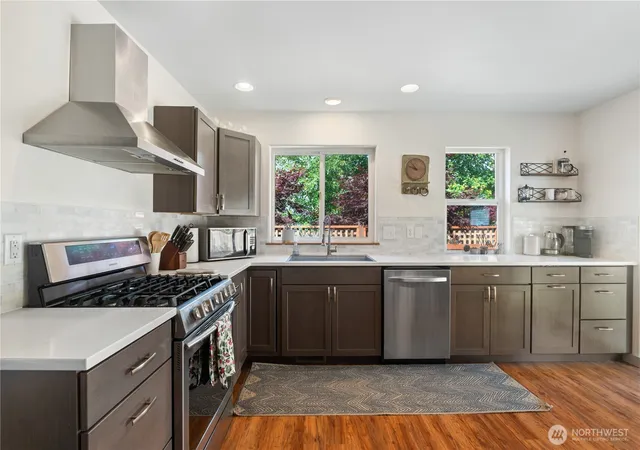 Photo 3 of Single family home for sale at 1715 E Illinois, Bellingham, WA 98226 | MLS# NWM2571146 | Listing updated on 2026-10-02