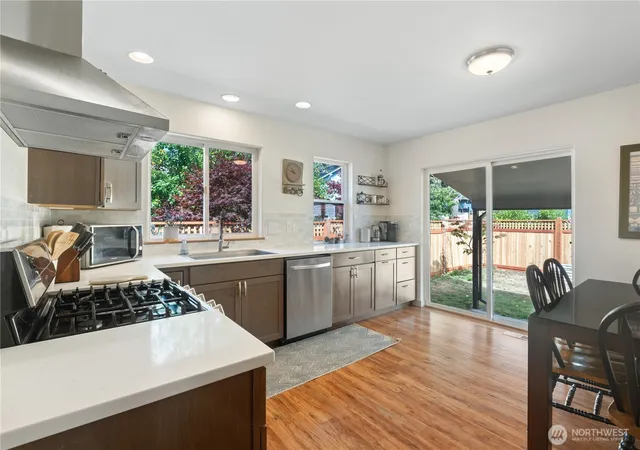 Photo 4 of Single family home for sale at 1715 E Illinois, Bellingham, WA 98226 | MLS# NWM2571146 | Listing updated on 2026-10-02