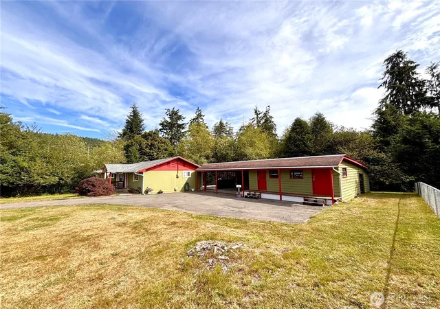 Photo 1 of Sale Pending at 202 Old Hill Rd, Aberdeen, WA 98520 | MLS# NWM2571149 | Listing updated on 2026-09-23