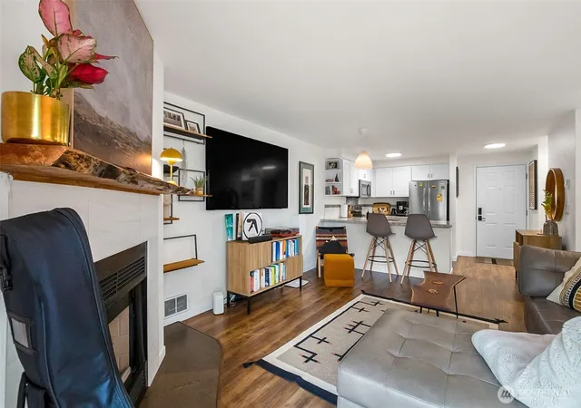 Photo 2 of Townhouse for sale at 411 N 90th Street #207, Seattle, WA 98103 | MLS# NWM2571154 | Listing updated on 2026-10-01