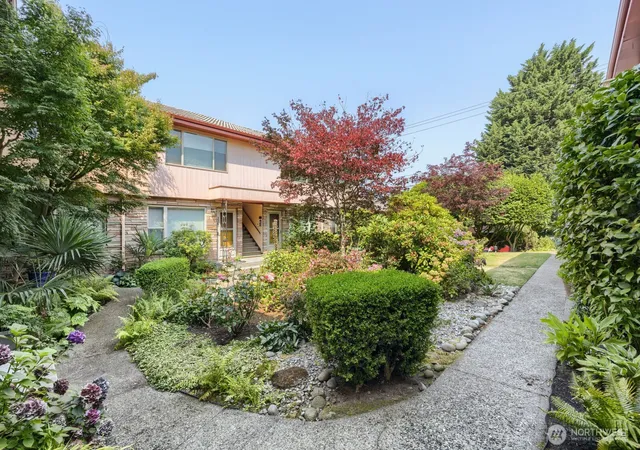 Condo for sale at 503 E B Harrison St, Seattle, WA 98102 | MLS# NWM2571171
