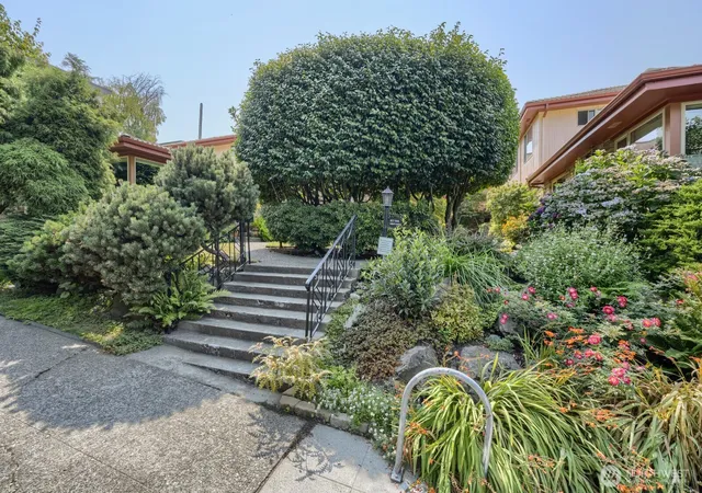Photo 2 of Condo for sale at 503 E B Harrison St, Seattle, WA 98102 | MLS# NWM2571171 | Listing updated on 2026-09-30