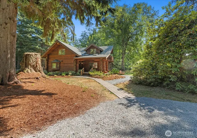 Photo 3 of Sale Pending at 6417 113th Avenue Ne, Lake Stevens, WA 98258 | MLS# NWM2571174 | Listing updated on 2026-09-29