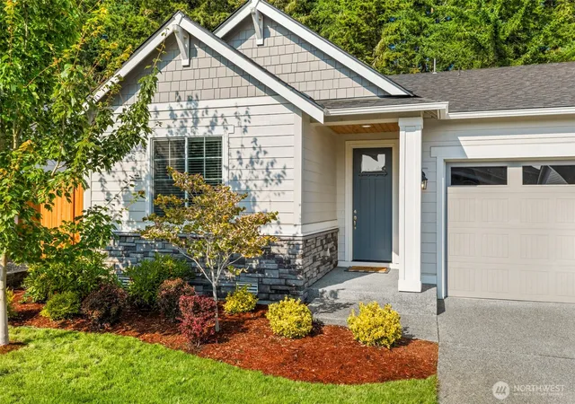Photo 2 of Single family home for sale at 6684 Skipper Ln Se, Port Orchard, WA 98367 | MLS# NWM2571196 | Listing updated on 2026-09-25