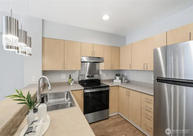 Photo 4 of Sale Pending at 19500 Ballinger Wy Ne #204, Shoreline, WA 98155 | MLS# NWM2571198 | Listing updated on 2026-09-25