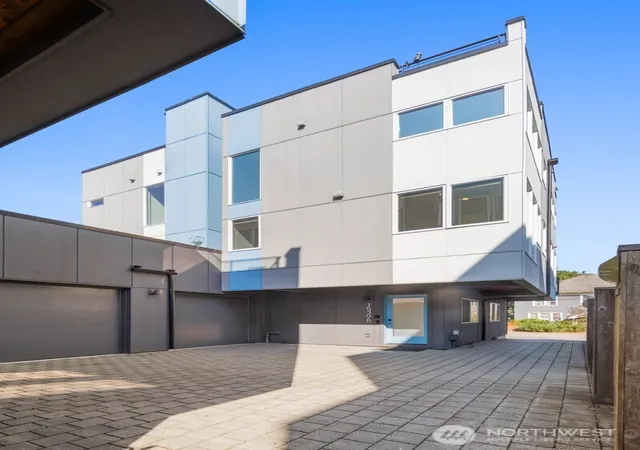 Photo 3 of Townhouse for sale at 1539 14th Avenue S #B, Seattle, WA 98144 | MLS# NWM2571201 | Listing updated on 2026-09-25