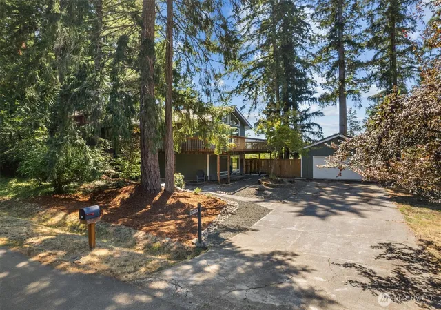 Photo 1 of Single family home for sale at 131 E Channel Dr, Allyn, WA 98524 | MLS# NWM2571206 | Listing updated on 2026-09-25