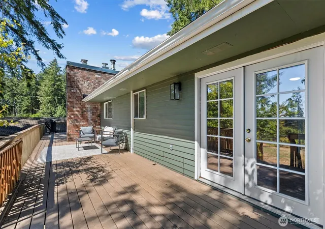 Photo 3 of Single family home for sale at 131 E Channel Dr, Allyn, WA 98524 | MLS# NWM2571206 | Listing updated on 2026-09-25