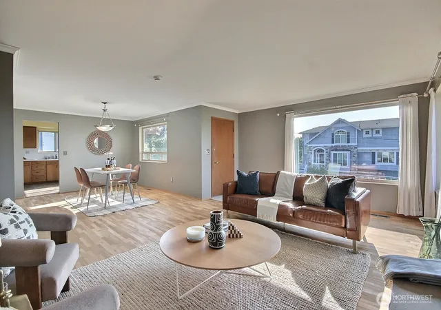 Photo 4 of Sale Pending at 326 Renton Ave S, Renton, WA 98057 | MLS# NWM2571208 | Listing updated on 2026-09-26