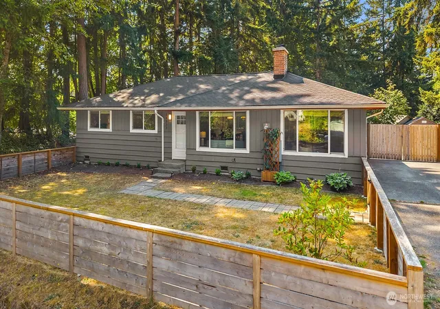 Photo 1 of Single family home for sale at 14333 165th Place Se, Renton, WA 98059 | MLS# NWM2571213 | Listing updated on 2026-09-25