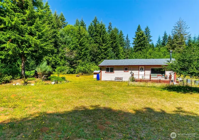 Photo 3 of Sale Pending at 82 Chenois Valley Rd, Hoquiam, WA 98550 | MLS# NWM2571215 | Listing updated on 2026-09-25