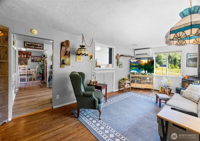 Photo 3 of Sale Pending at 82 Chenois Valley Rd, Hoquiam, WA 98550 | MLS# NWM2571215 | Listing updated on 2026-09-25
