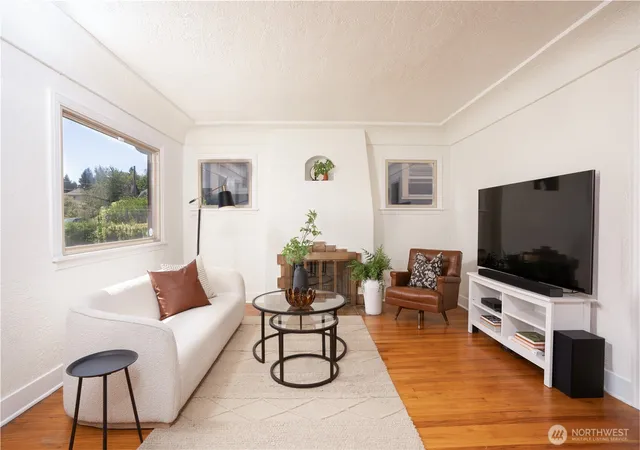 Photo 4 of Single family home for sale at 3111 N 11Th St, Tacoma, WA 98406 | MLS# NWM2571216 | Listing updated on 2026-09-26