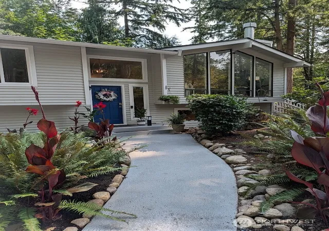 Photo 3 of Single family home for sale at 25120 Se 14th Street, Sammamish, WA 98075 | MLS# NWM2571217 | Listing updated on 2026-09-29