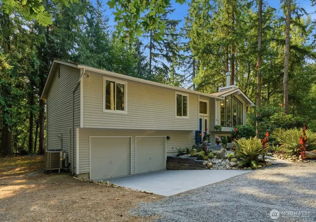 Photo 4 of Single family home for sale at 25120 SE 14th Street, Sammamish, WA 98075 | MLS# NWM2571217 | Listing updated on 2026-09-29