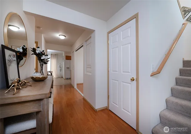 Photo 2 of Single family home for sale at 926 99th St Sw, Everett, WA 98204 | MLS# NWM2571226 | Listing updated on 2026-09-25