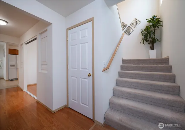 Photo 3 of Single family home for sale at 926 99th St Sw, Everett, WA 98204 | MLS# NWM2571226 | Listing updated on 2026-09-25