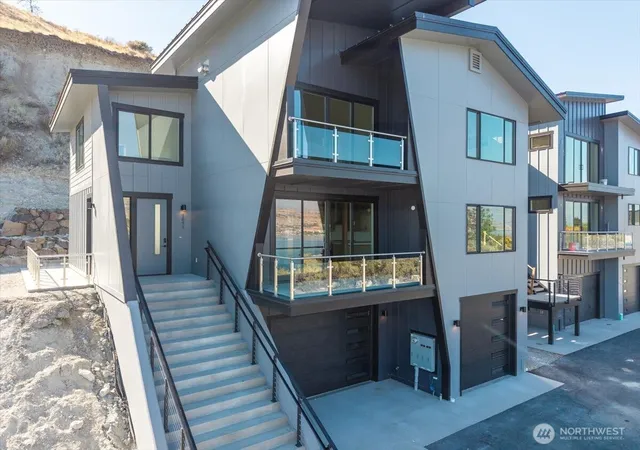 Photo 1 of Single family home for sale at 1891 W Prospect St, Chelan, WA 98816 | MLS# NWM2571233 | Listing updated on 2026-10-07