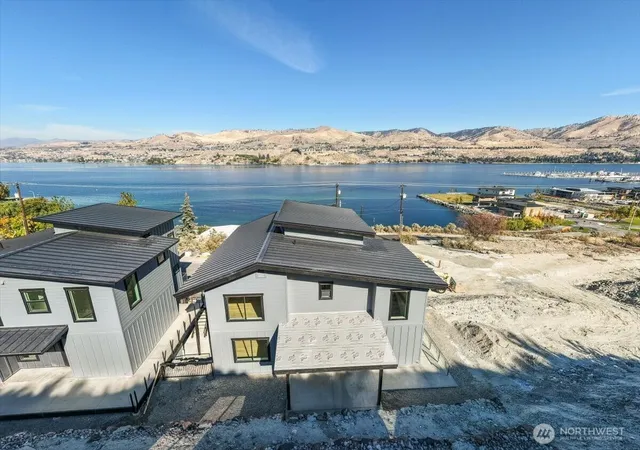 Photo 2 of Single family home for sale at 1891 W Prospect St, Chelan, WA 98816 | MLS# NWM2571233 | Listing updated on 2026-10-07