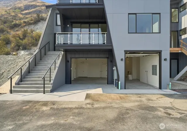 Photo 3 of Single family home for sale at 1891 W Prospect St, Chelan, WA 98816 | MLS# NWM2571233 | Listing updated on 2026-09-25