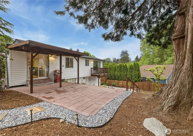 Photo 4 of Single family home for sale at 11212 NE 145th Street, Kirkland, WA 98034 | MLS# NWM2571235 | Listing updated on 2026-10-06