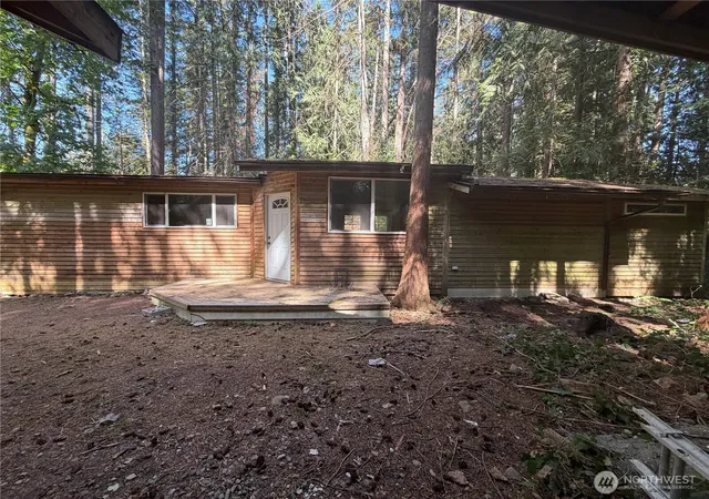 Photo 3 of Single family home for sale at 42062 Cedar St, Concrete, WA 98237 | MLS# NWM2571250 | Listing updated on 2026-09-28