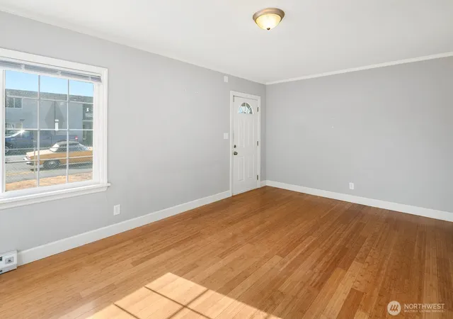 Photo 4 of Single family home for sale at 346 Pelly Ave N, Renton, WA 98057 | MLS# NWM2571253 | Listing updated on 2026-09-24