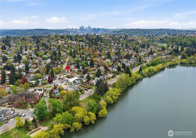 Photo 3 of House for sale at 6238 Woodlawn Ave N, Seattle, WA 98103 | MLS# NWM2571256 | Listing updated on 2026-09-28