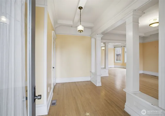 Photo 4 of House for sale at 6238 Woodlawn Ave N, Seattle, WA 98103 | MLS# NWM2571256 | Listing updated on 2026-09-28