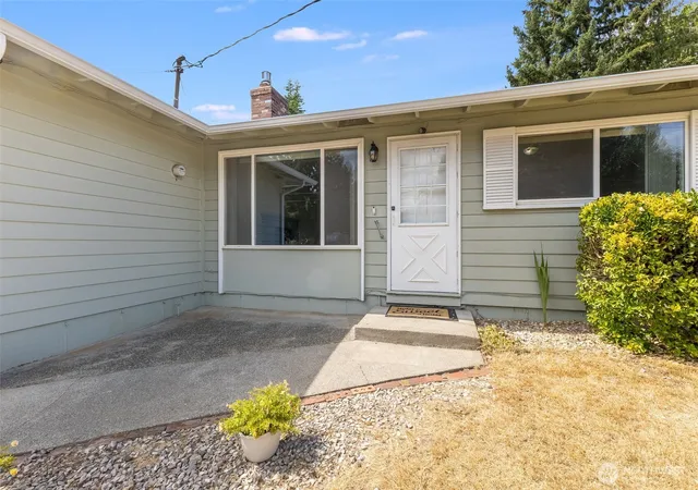 Photo 3 of Single family home for sale at 29513 39th Ave S, Auburn, WA 98001 | MLS# NWM2571267 | Listing updated on 2026-09-27