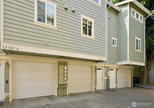 Photo 1 of Townhouse for sale at 12307 10Th Pl Ne #Unit C, Seattle, WA 98125 | MLS# NWM2571273 | Listing updated on 2026-09-25