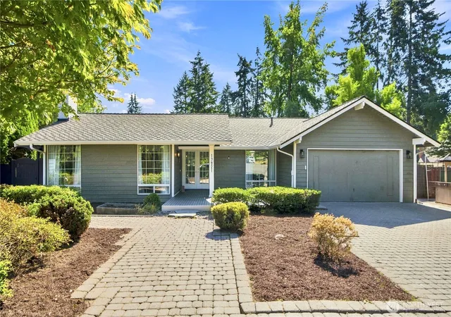 Photo 1 of Single family home for sale at 17921 Ne 27th St, Redmond, WA 98052 | MLS# NWM2571275 | Listing updated on 2026-10-02