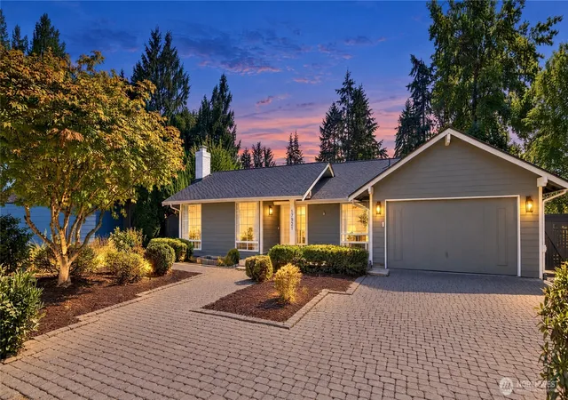 Single family home for sale at 17921 Ne 27Th St, Redmond, WA 98052 | MLS# NWM2571275