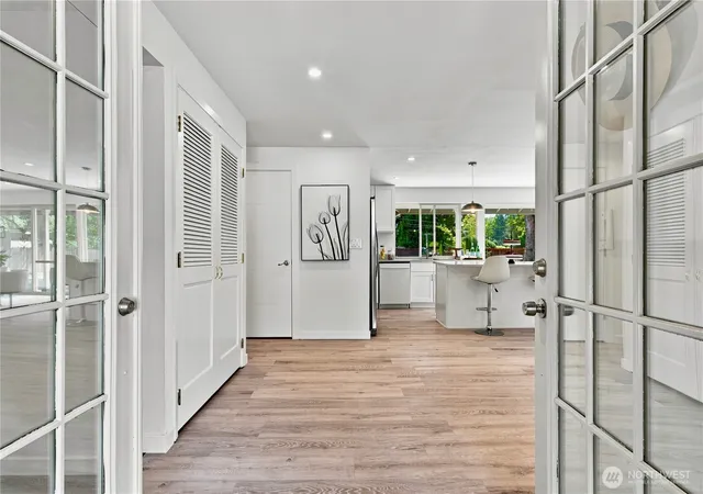 Photo 2 of Single family home for sale at 17921 Ne 27th St, Redmond, WA 98052 | MLS# NWM2571275 | Listing updated on 2026-10-02