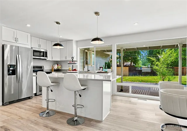 Photo 3 of Single family home for sale at 17921 Ne 27Th St, Redmond, WA 98052 | MLS# NWM2571275 | Listing updated on 2026-10-02