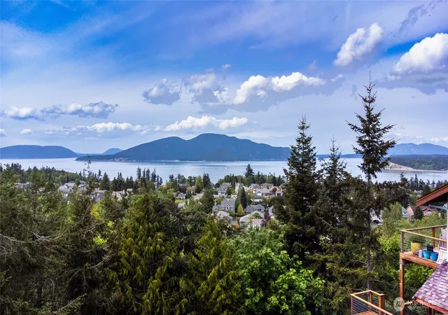 Photo 3 of Land for sale at 2016 Kansas Ave, Anacortes, WA 98221 | MLS# NWM2571283 | Listing updated on 2026-09-25