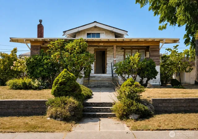 Photo 1 of Single family home for sale at 1811 9th, Anacortes, WA 98221 | MLS# NWM2571287 | Listing updated on 2026-09-26