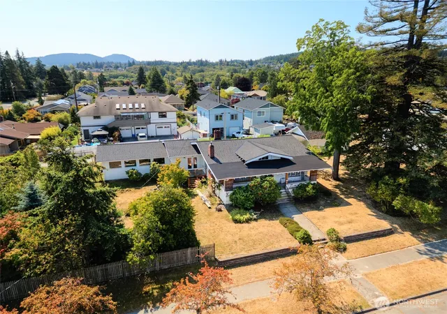 Photo 3 of Single family home for sale at 1811 9th, Anacortes, WA 98221 | MLS# NWM2571287 | Listing updated on 2026-09-26