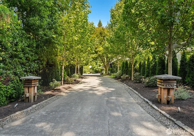 Photo 2 of Single family home for sale at 4330 W Cramer St, Seattle, WA 98199 | MLS# NWM2571314 | Listing updated on 2026-09-25