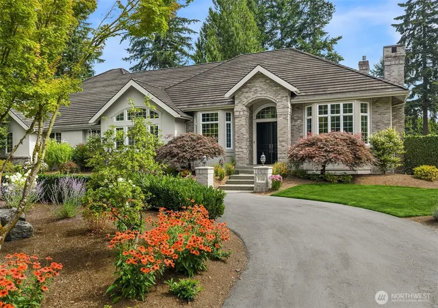 Photo 3 of Sale Pending at 7120 259th Pl Ne, Redmond, WA 98053 | MLS# NWM2571320 | Listing updated on 2026-09-25