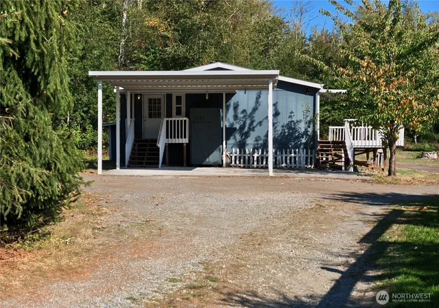 Photo 3 of Manufactured home for sale at 1877 Old Hwy 99 N Rd, Burlington, WA 98233 | MLS# NWM2571338 | Listing updated on 2026-09-28