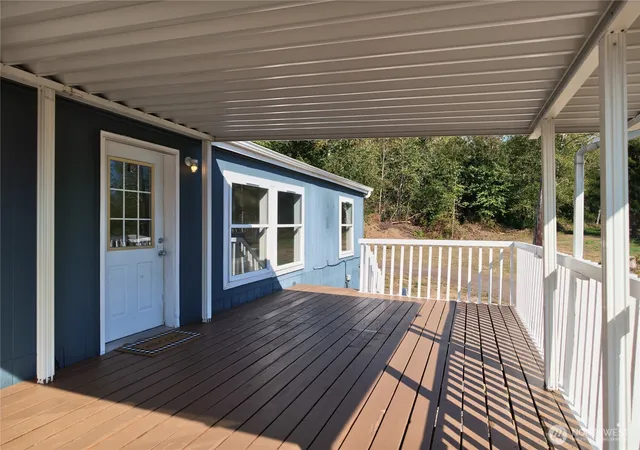 Photo 4 of Manufactured home for sale at 1877 Old Hwy 99 N Rd, Burlington, WA 98233 | MLS# NWM2571338 | Listing updated on 2026-09-28