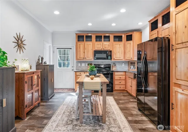 Photo 4 of Sale Pending at 181 W Maude St, Port Hadlock, WA 98339 | MLS# NWM2571340 | Listing updated on 2026-10-01