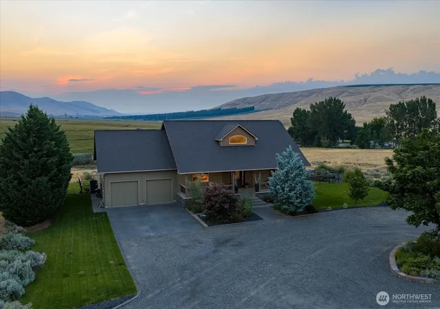 Photo 3 of Single family home for sale at 9334 N Cyn View Pr Ne, Benton City, WA 99320 | MLS# NWM2571412 | Listing updated on 2026-09-25