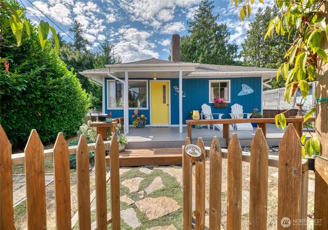 Photo 3 of Single family home for sale at 649 Bells Grv, Point Roberts, WA 98281 | MLS# NWM2571420 | Listing updated on 2026-09-30